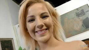 Petite blonde pornstar Bella Rose gives a hot handjob in POV