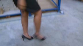 von der neuen kollegin einen runterholen lassen - handjob