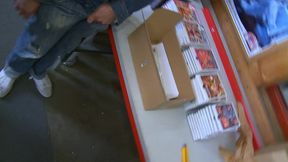 von der neuen kollegin einen runterholen lassen - handjob