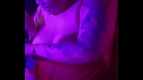 Profesora de m&uacute_sica folla y graba por dinero real!