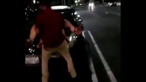 Cojiendo en el estacionamiento