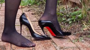 Christian Louboutin 100mm destruction, high heels bending and wrecking, high heels stuck, muddy heels