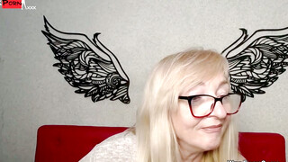 Blonde amateur MILF IngritSno with glasses on webcam