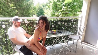 Il fidanzato della mia amica ha un cazzo grosso.