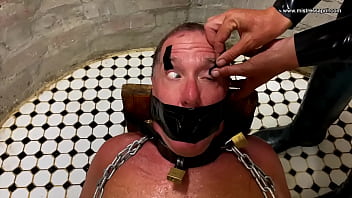 Dominatrix Mistress April - Waterboarding