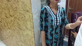 Left the Neighbor's Bhabhi with Big Breasts on the Pretext of Asking for Sugar