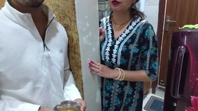 Left the Neighbor's Bhabhi with Big Breasts on the Pretext of Asking for Sugar