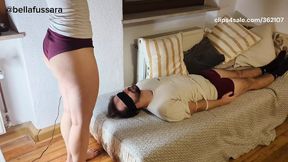 Full Weight Facesitting and Ass Smothering - Bellafussara