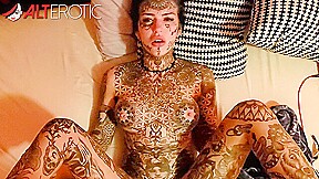Inked up beauty Amber Luke craves a big cock