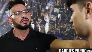 DaddiesPorno.com - Gay twink Rob Quin makes his stepdad proud by offering his hairy a