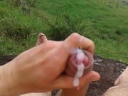 una rica paja al aire libre en el monte