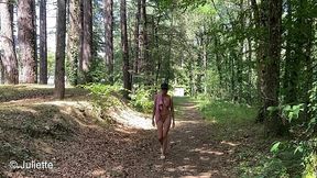 Je me prom&egrave_ne enti&egrave_rement nue au Lac des Montagn&egrave_s