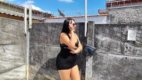 novinho passa na rua e a puta ve ele nao resiste e chama ele pra uma casa abandonada e da seu cu no pelo pra ele