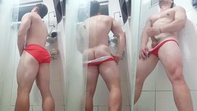 gozando gostoso solo no banho de prazer