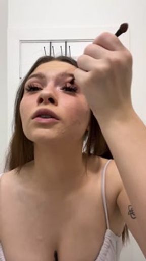 Bikini GRWM: Scene Makeup