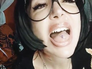This Giantess Is Really Gorgeous and Sadistic, Impossible to Resist