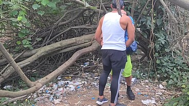 Dando o cu na trilha!