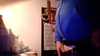 italian chubby cums on cam