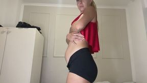 Strangely bloated belly MP4
