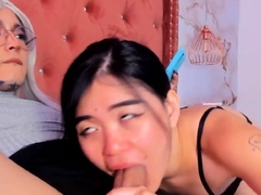 Shemale getting a blowjob by asian babe