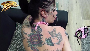FILTHY TATTOOED SLUT EXCHANGES SEX FOR RENT