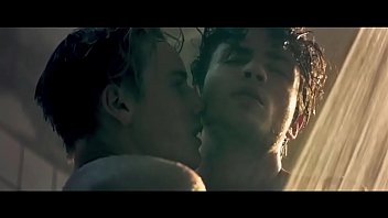 &#039_Die Geschwister&#039_ and &#039_Die Mitte der Welt&#039_   Hot Gay Scene