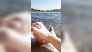 Public Onanism At The Sea + Pop-shot