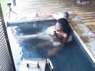 "Steam, Sun & Serenity" Black Secretary bangs her boss in the hottub