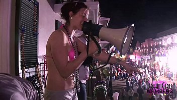 Exhibitionist Wives &amp_ Girlfriends Show Big Tits For Beads