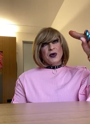 CdTina dildo sucking