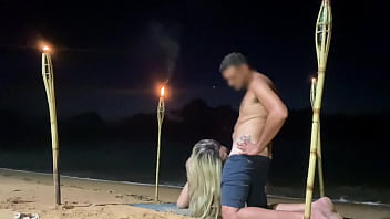 CHUPANDO O CASADO NA PRAIA