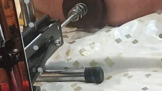 Solo pige film af europæiske bøsser knepper sin egen røv med dildo