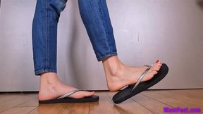Sweaty Flip Flop Feet - Shoeplay - HD MP4