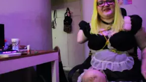 Hottie Reyna Tirana grills Aneris Sterven in een stoomig interview