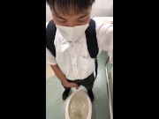 通勤途中でおしっこ