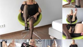 Dirty Talking Mature SEASONED BEAUTY shows off her nylon-covered feet