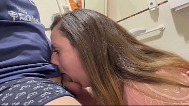 camarera se folla a un cliente por propina
