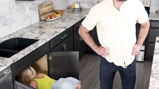 Chloe's Stepmom Gets A Surprise Facial From Her New Hot barely legal Stud