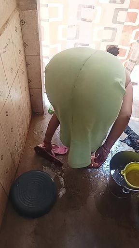 Bath Open Show Desi Bhabhi