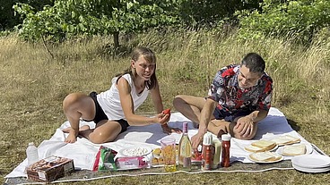A British Posh Picnic (WAM, Wet and Messy)