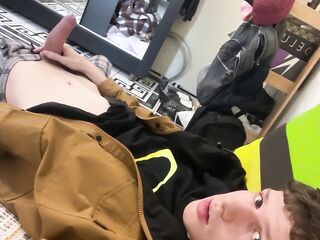 Twink slender gamer cumming multiples times