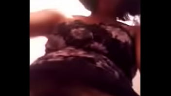 putita se masturba con un platano