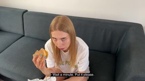 Californiaiababe & Ken Honey take deepthroating, face fucking & cum in a burger patty