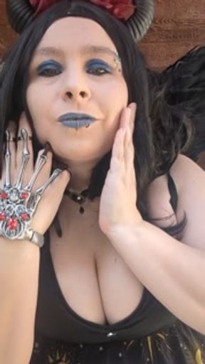 Fun Chubby Slut Loki Chats Daily!