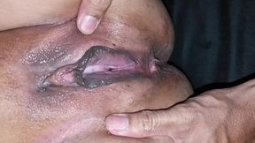 Filipina housewife kinain muna bago fininger sarap