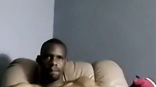 Mature Black Stud Masturbaing & Suck Off By Expert Homosexual