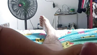 Amador penetra o cu apertado da garota após uma mamada desleixada