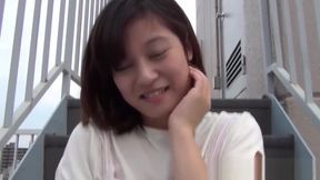 Jap babe gets busy with her muff