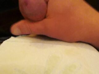 Masturbe (288) with one testicle