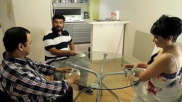 la madrastra de mi amigo va al super y se coje dos tipos cualquiera 3